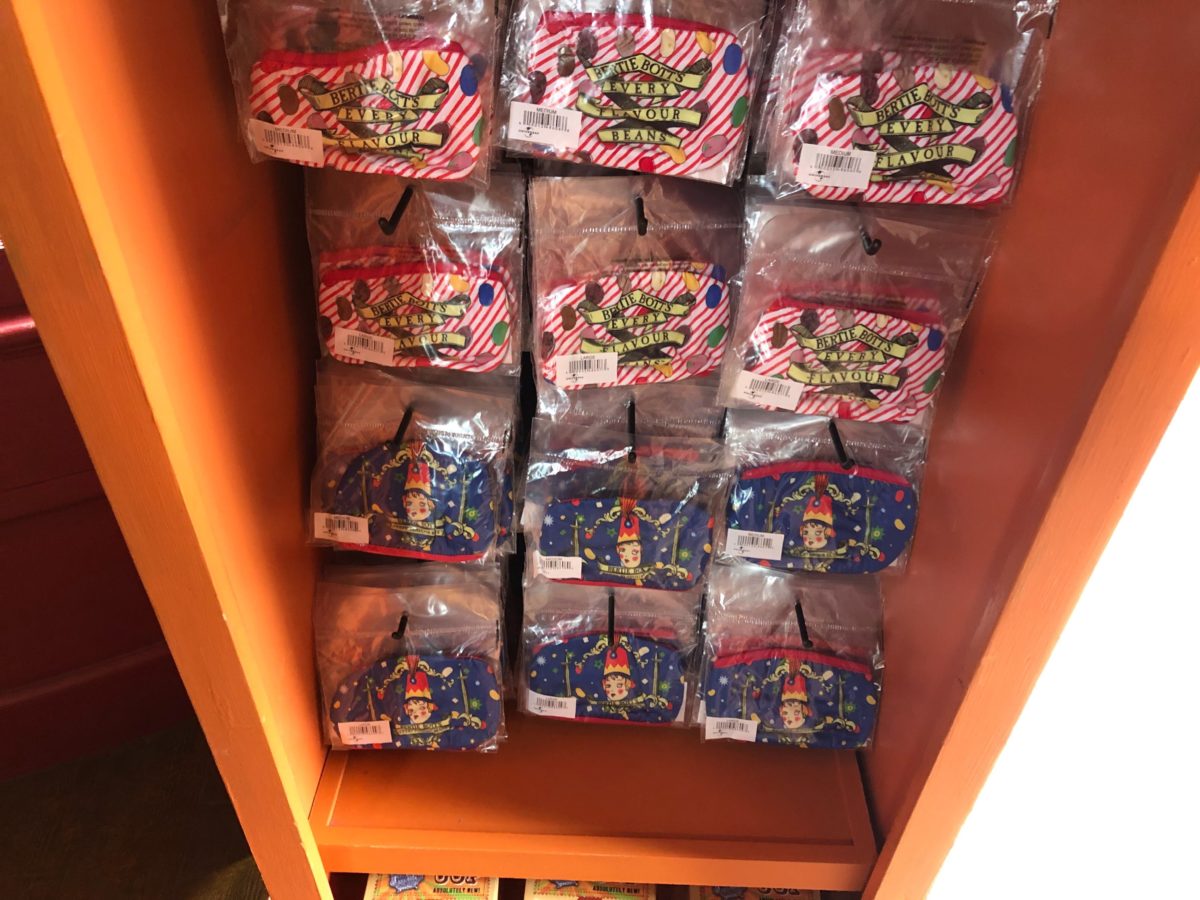 bertie-botts-every-flavour-flavor-beans-face-mask-the-wizarding-world-of-harry-potter-universal-studios-florida-7