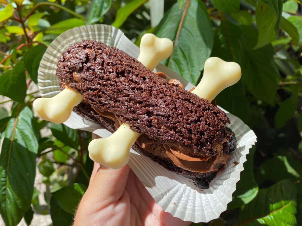 box-of-bones-eclair-12-4336052-1200x900