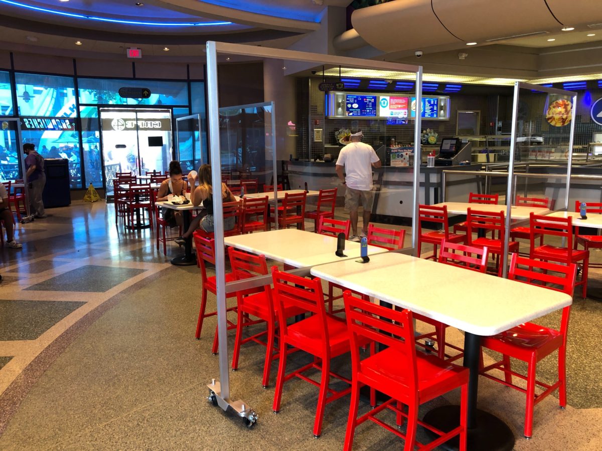 cafe-4-islands-of-adventure-plexiglass-dividers-5-3380450