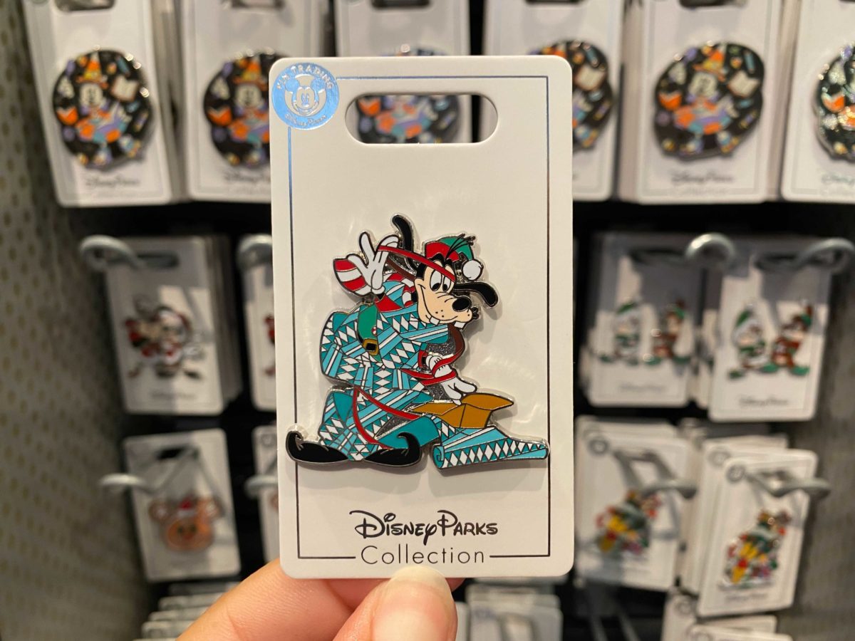 PHOTOS: New Disney Parks Open Edition Christmas 2020 Pins Featuring ...