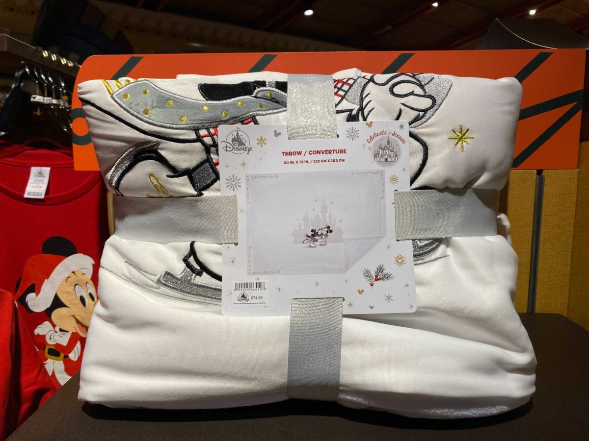 disney-parks-xmas-merch-oct-21_30