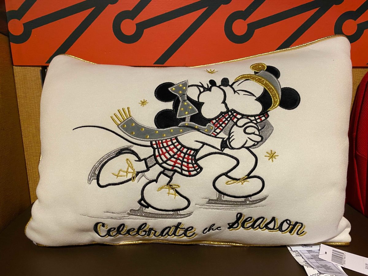 disney-parks-xmas-merch-oct-21_47