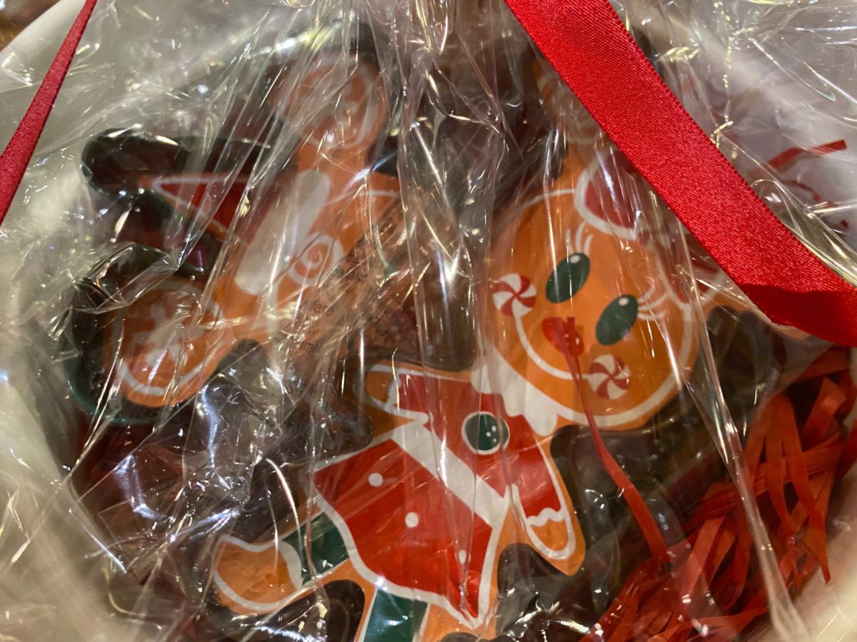 disney-parks-xmas-merch-oct-21_51