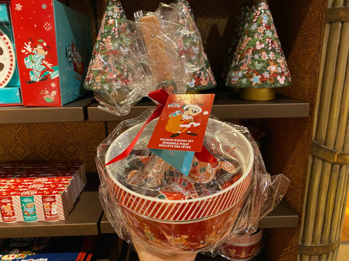 disney-parks-xmas-merch-oct-21_54