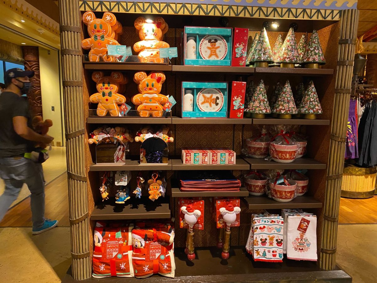 disney-parks-xmas-merch-oct-21_84
