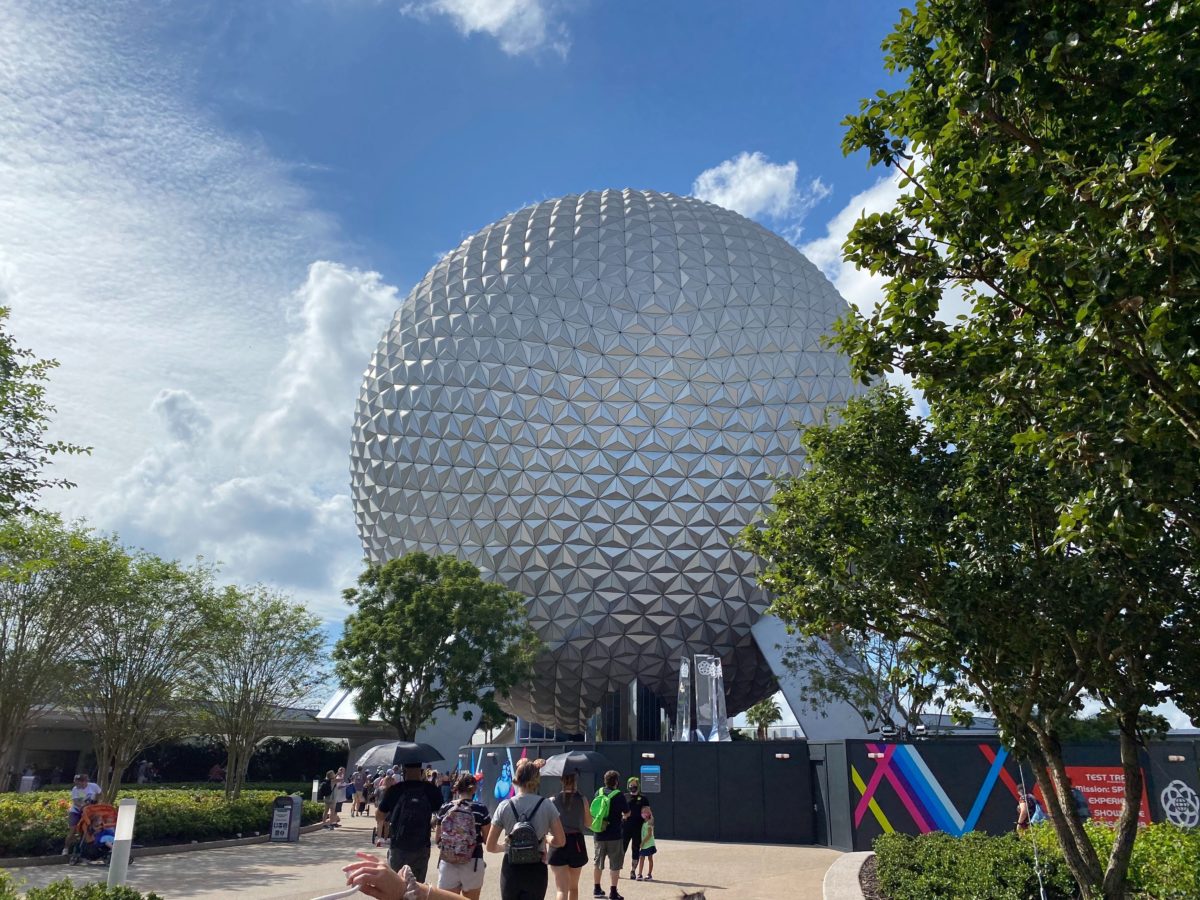 epcot-fountain-pylons-10-08-1