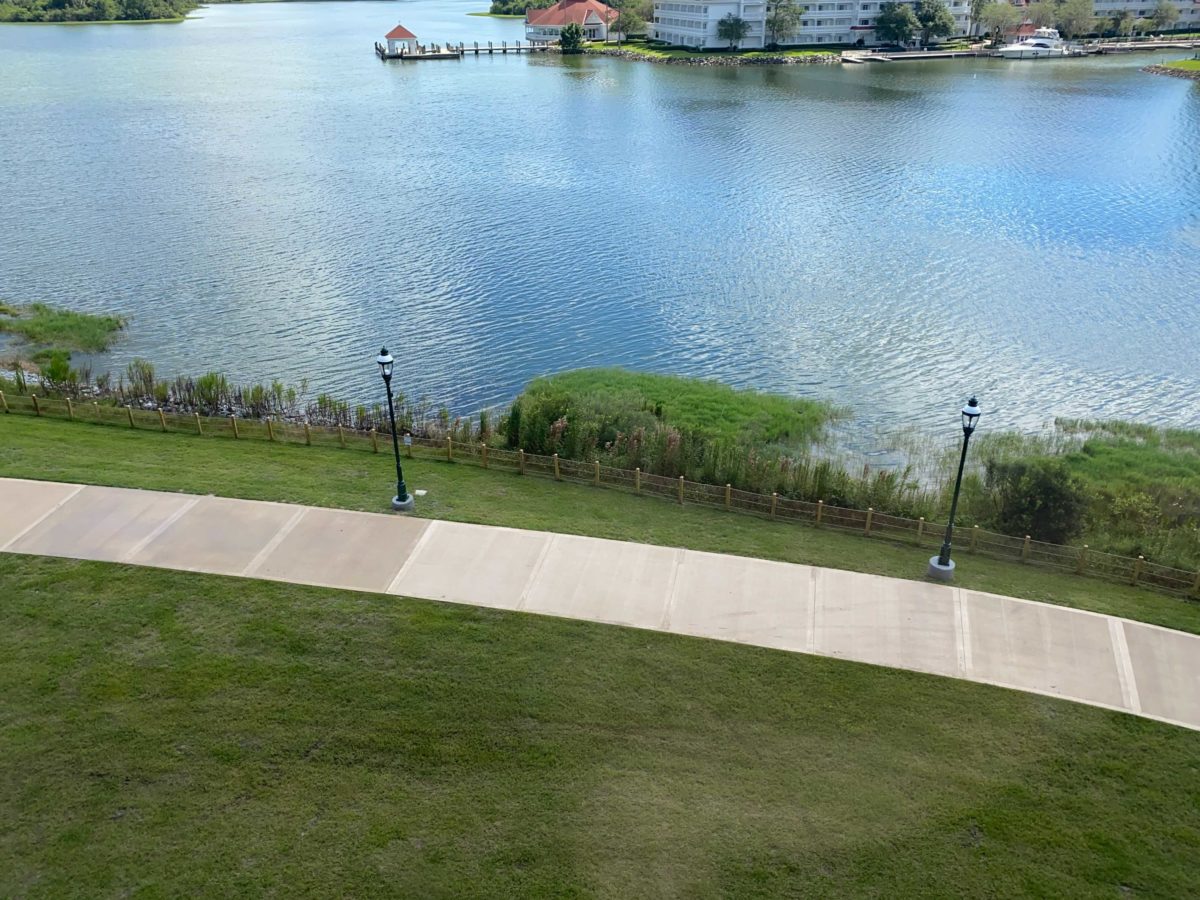 grand-floridian-walkway-10