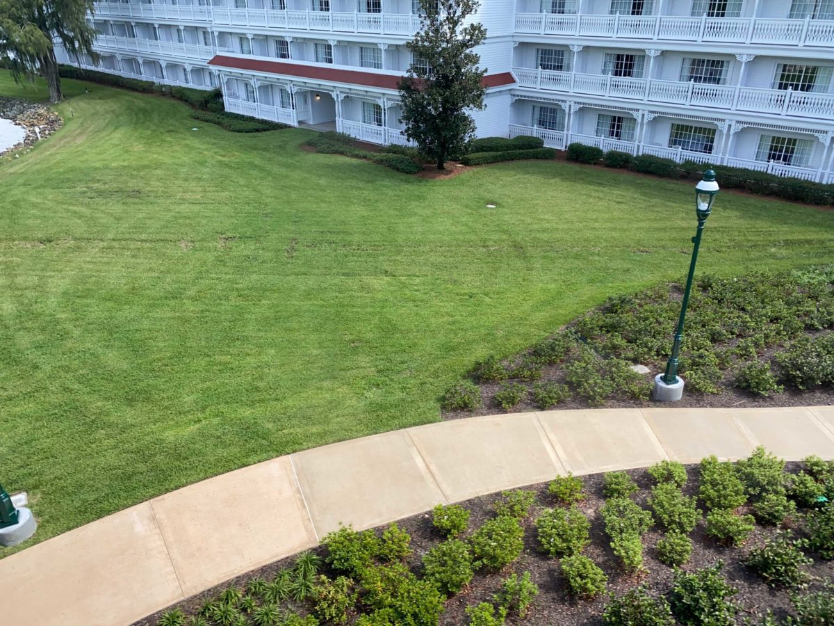 grand-floridian-walkway-6