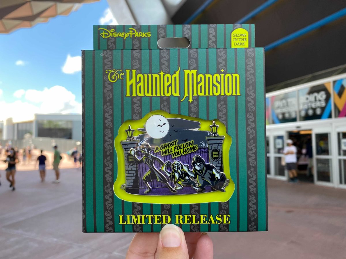 PHOTOS New GlowintheDark Limited Release "The Haunted Mansion