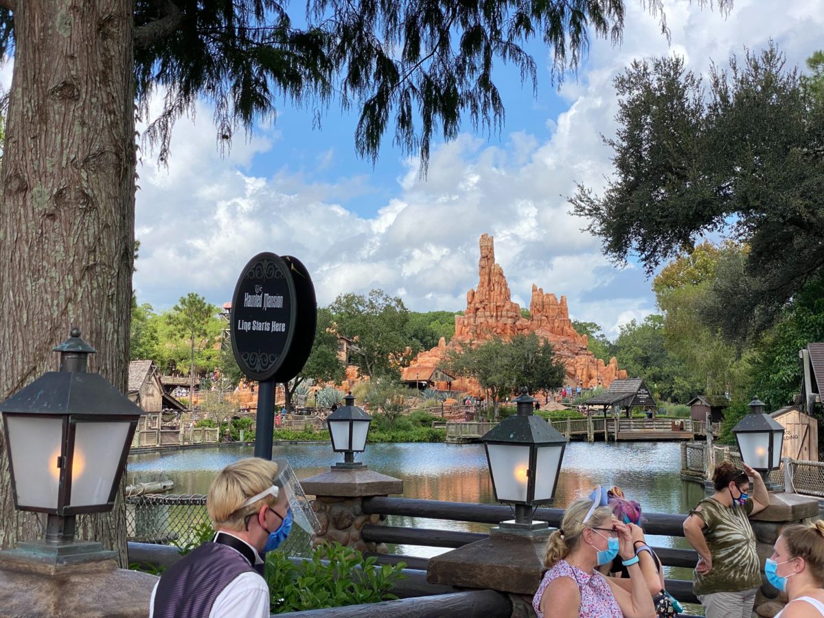 haunted-mansion-queue-3-2