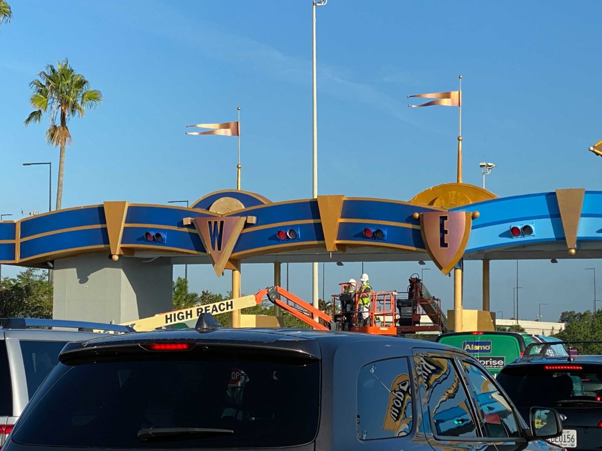 magic-kingdom-toll-plaza-10-08-12