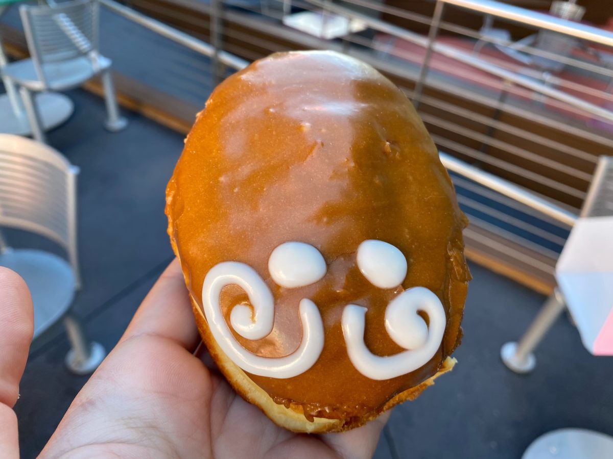 maple-cream-doughnut-voodoo-doughnut-11