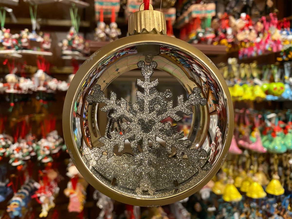 mickey-mouse-snowflake-ornament-2
