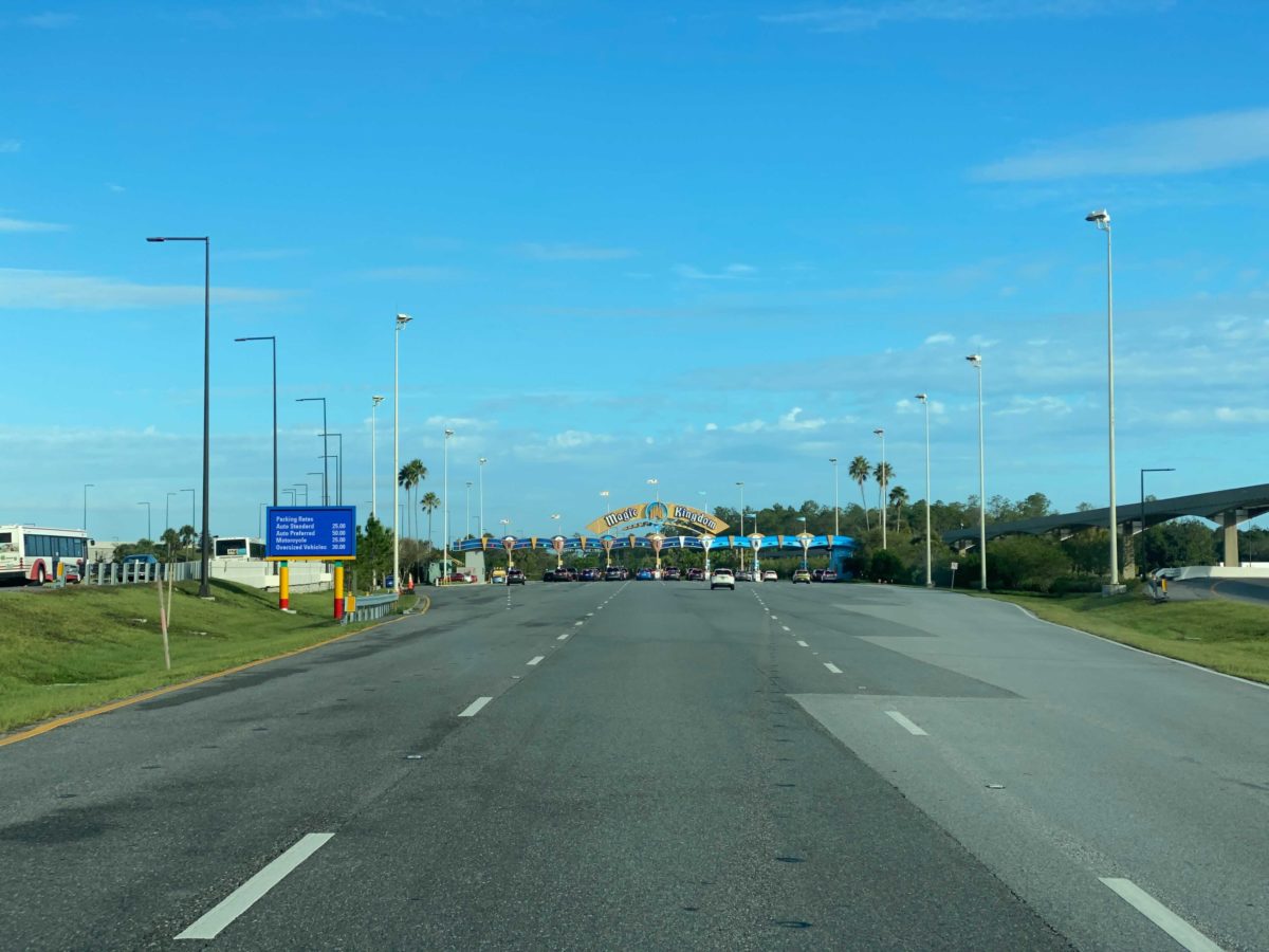 photos-magic-kingdom-toll-plaza-refurbishment-halfway-to-completion