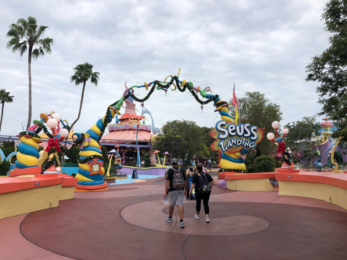seuss-landing-christmas-12