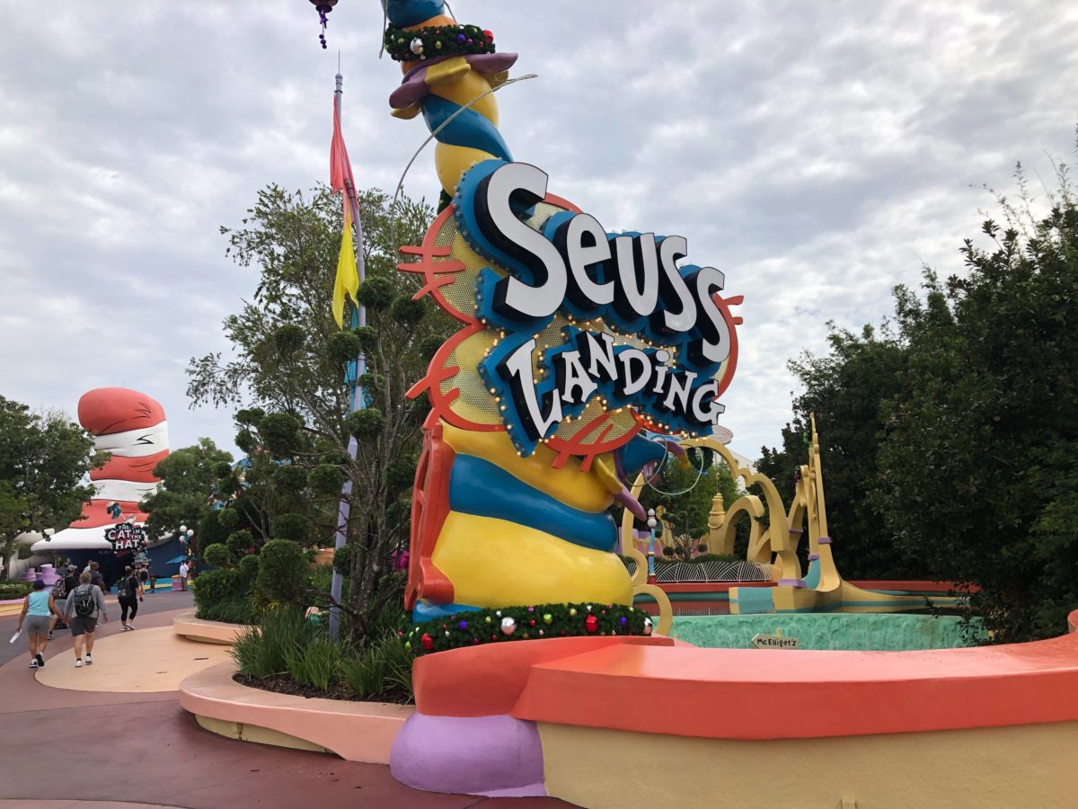 seuss-landing-christmas-17