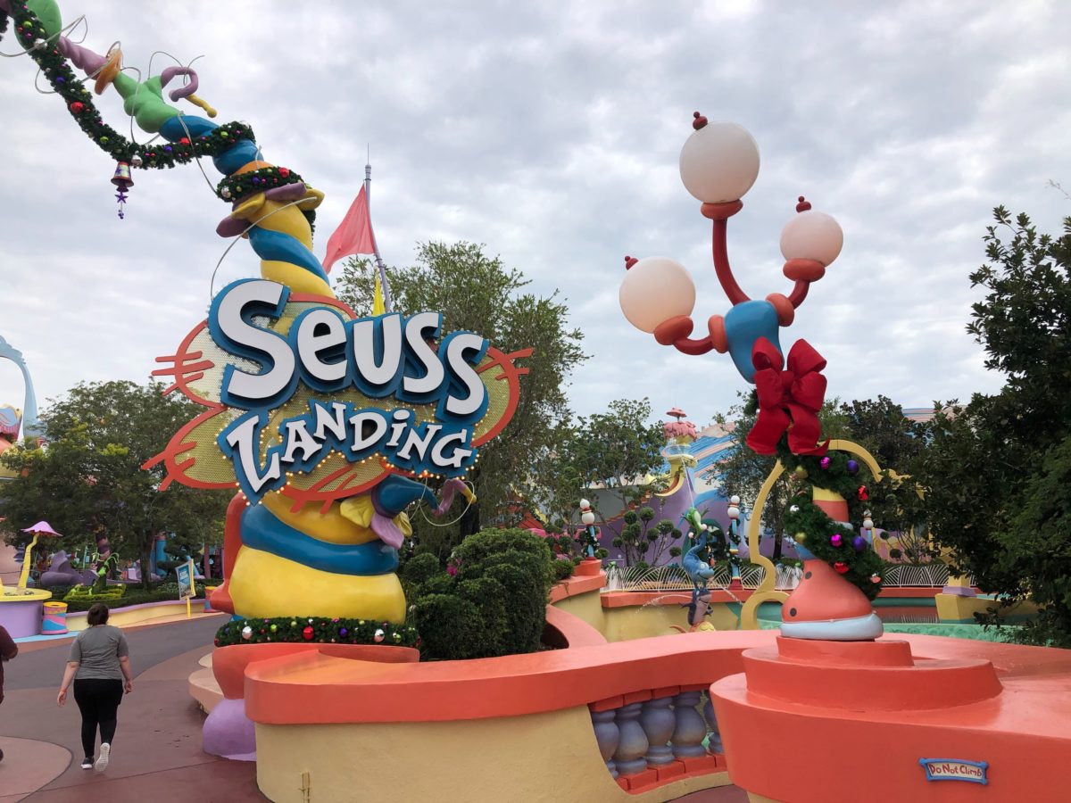 seuss-landing-christmas-18
