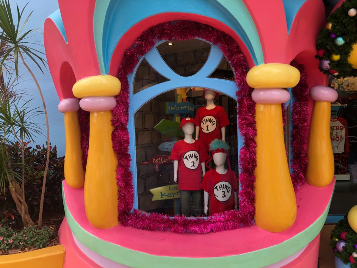 seuss-landing-christmas-holiday-decorations-23