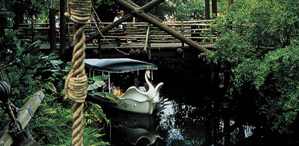 swan-boat-adventureland-3447614