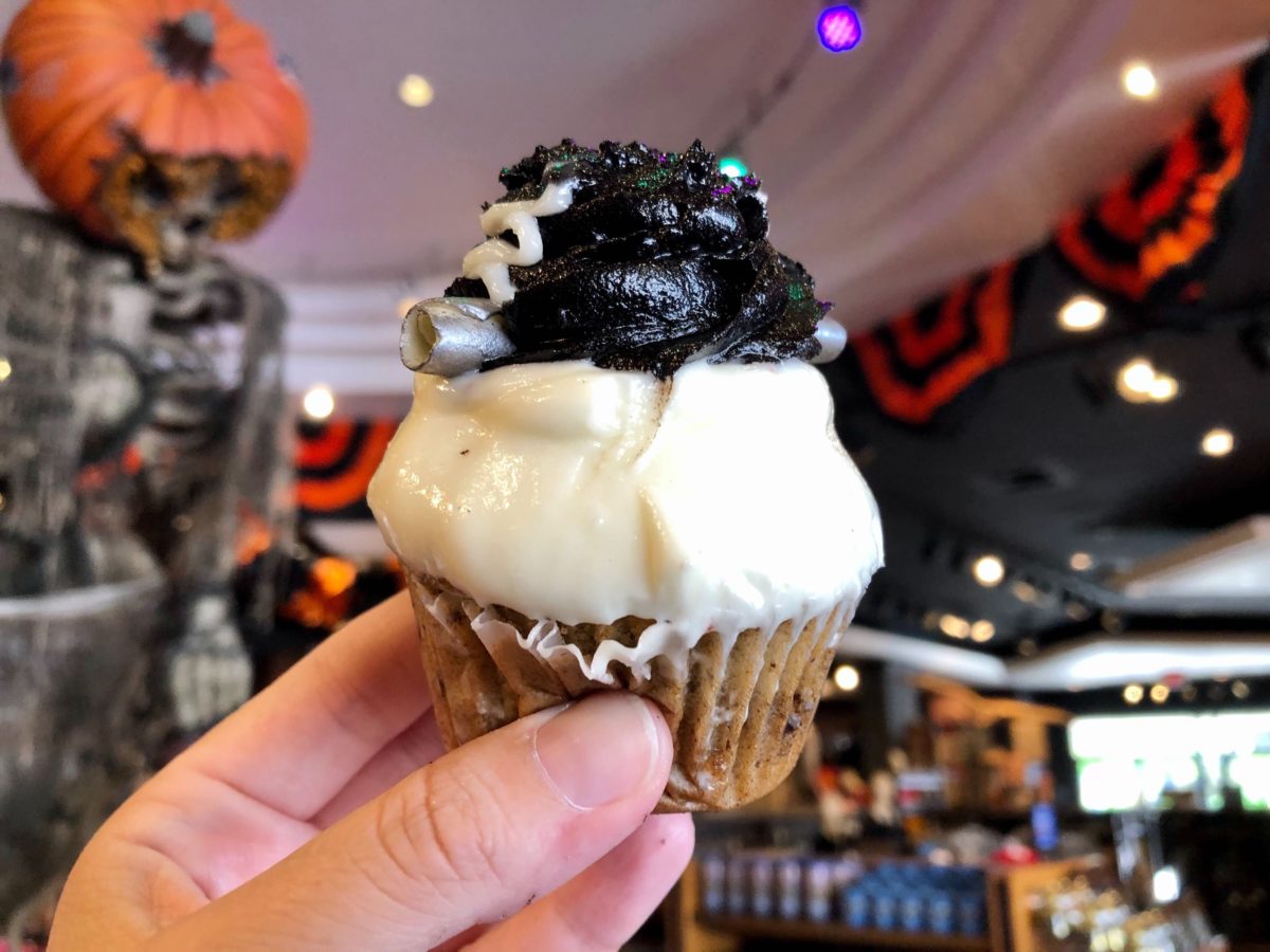 universal-studios-florida-tribute-store-the-bride-cupcake-hhn-7-7986208
