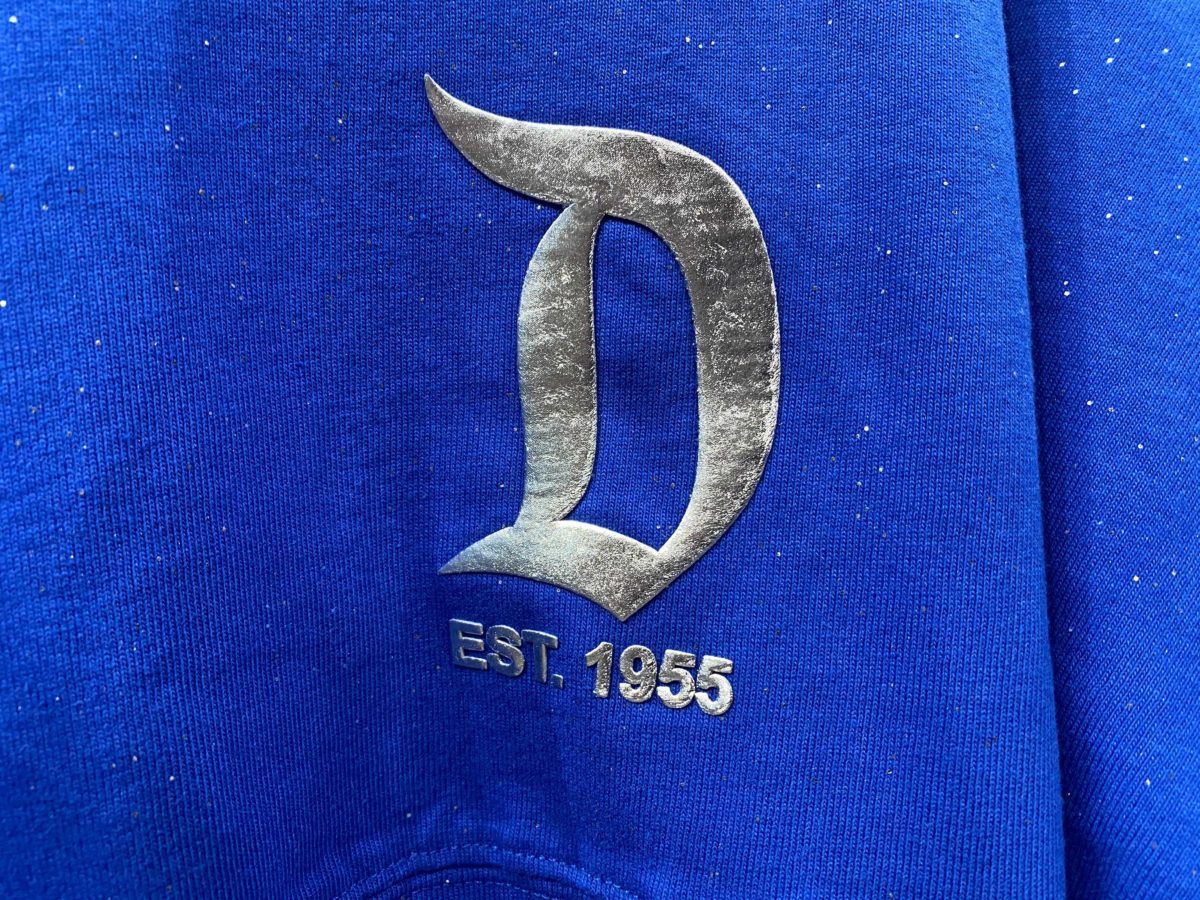 wishes-come-true-blue-downtown-disney-district-disneyland-spirit-jersey-4
