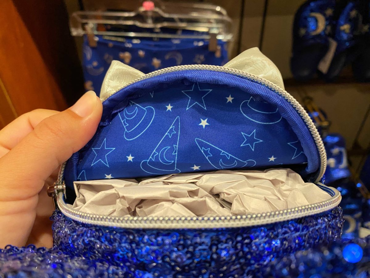 wishes-come-true-blue-loungefly-wristlet-8