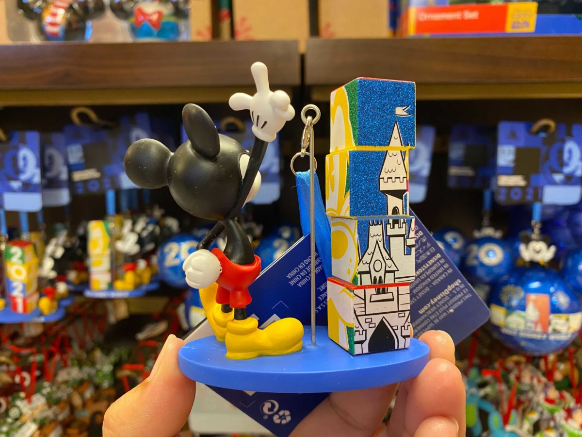 2021-mickey-ornaments-13