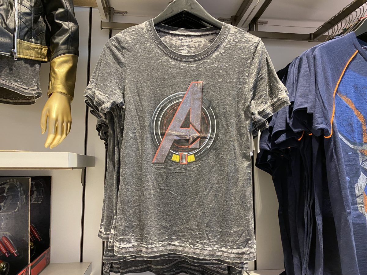 avengers-distressed-t-shirt-hollywood-studios-11032020-1786312