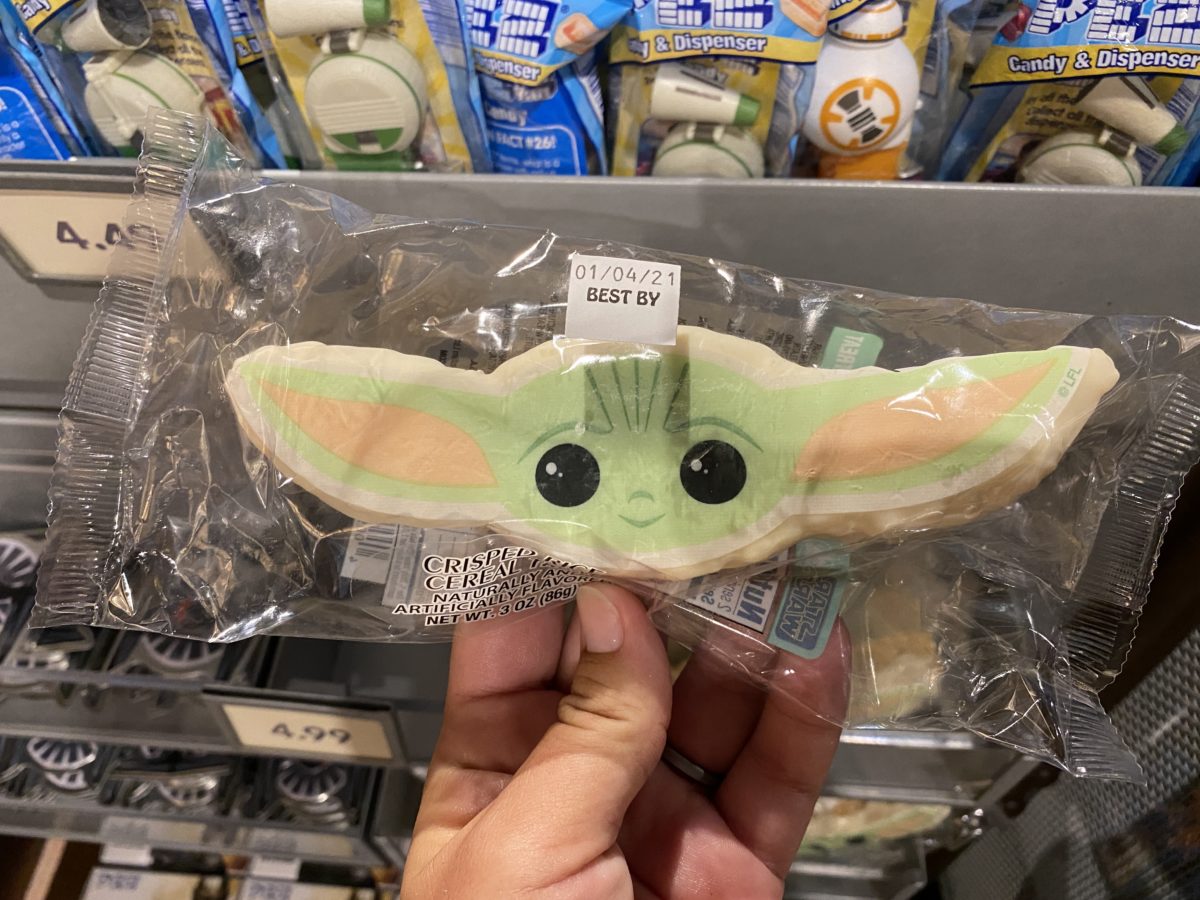 baby-yoda-the-child-rice-crispy-treat-hollywood-studios-11152020-3119844