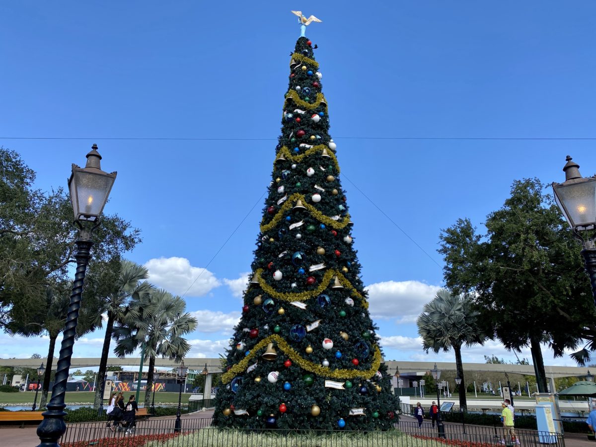 christmas-tree-epcot-11182020-7371116