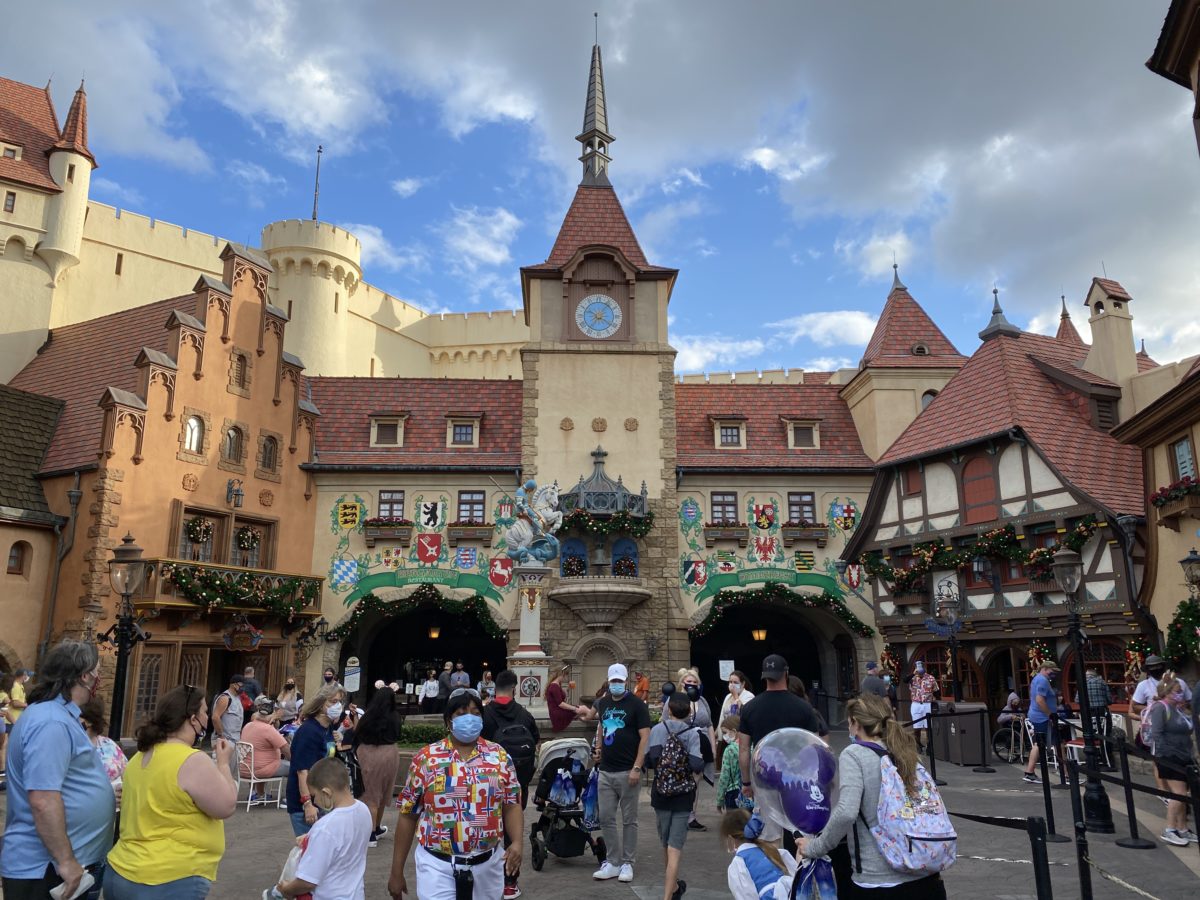 germany-pavilion-christmas-decorations-epcot-11182020-1724287