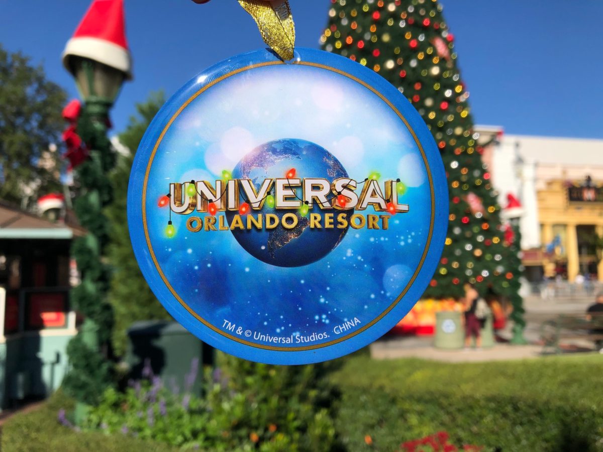 holiday-tree-hunt-map-ornament-shrek-universal_1