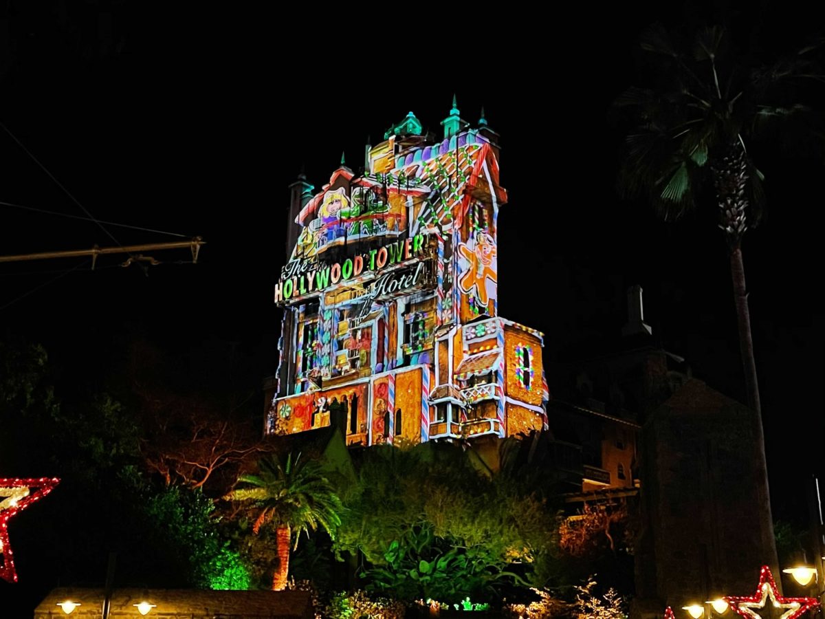 hollywood-holiday-tower-hotel-projections-2020_3