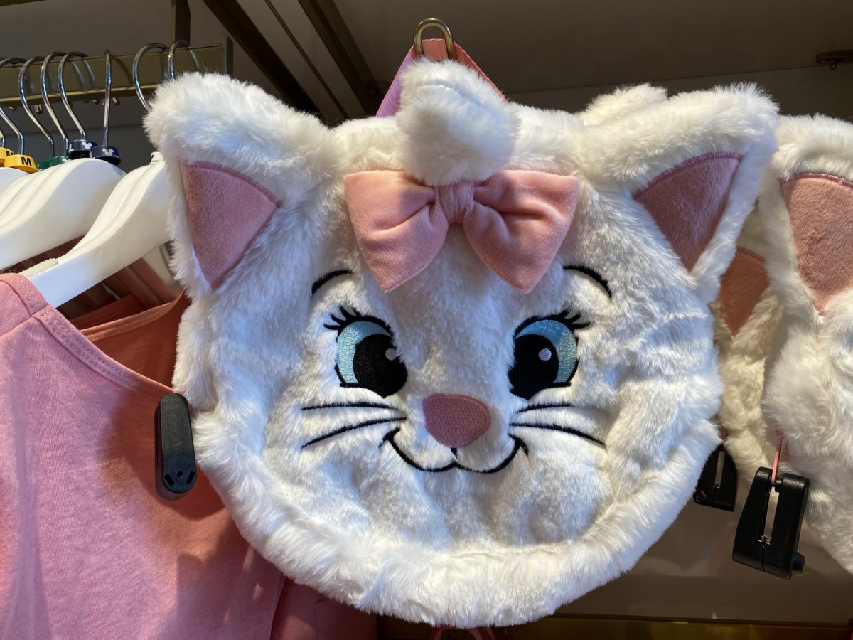 marie-plush-backpack-hollywood-studios-11252020-4905819