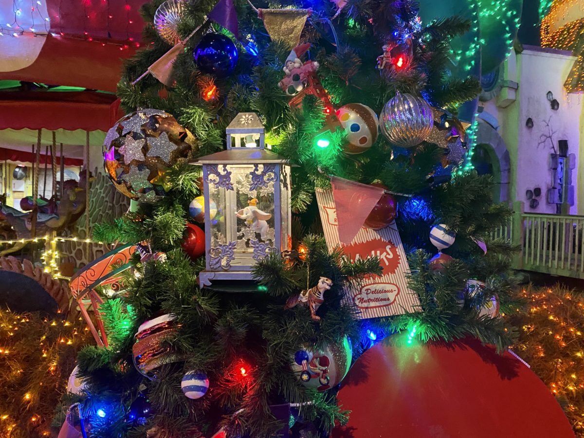 night-of-a-million-lights-give-kids-the-world-media-2020_44