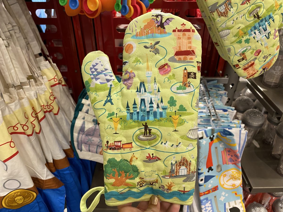 park-icons-oven-mitt-epcot-11202020-9098383