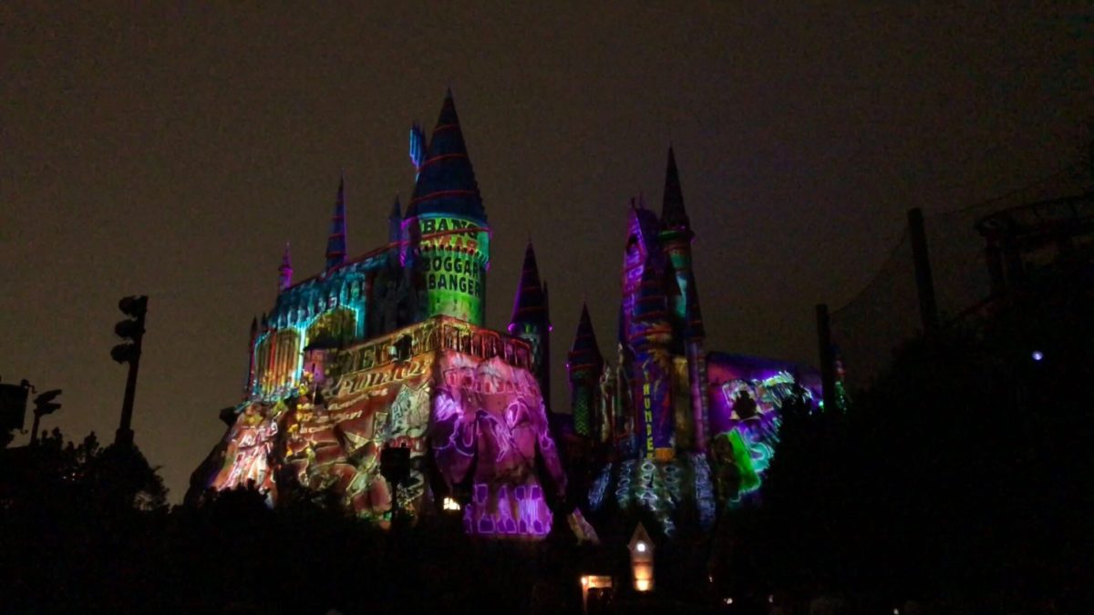 universal-holiday-tour-pics3-11-22-20-2-9355758