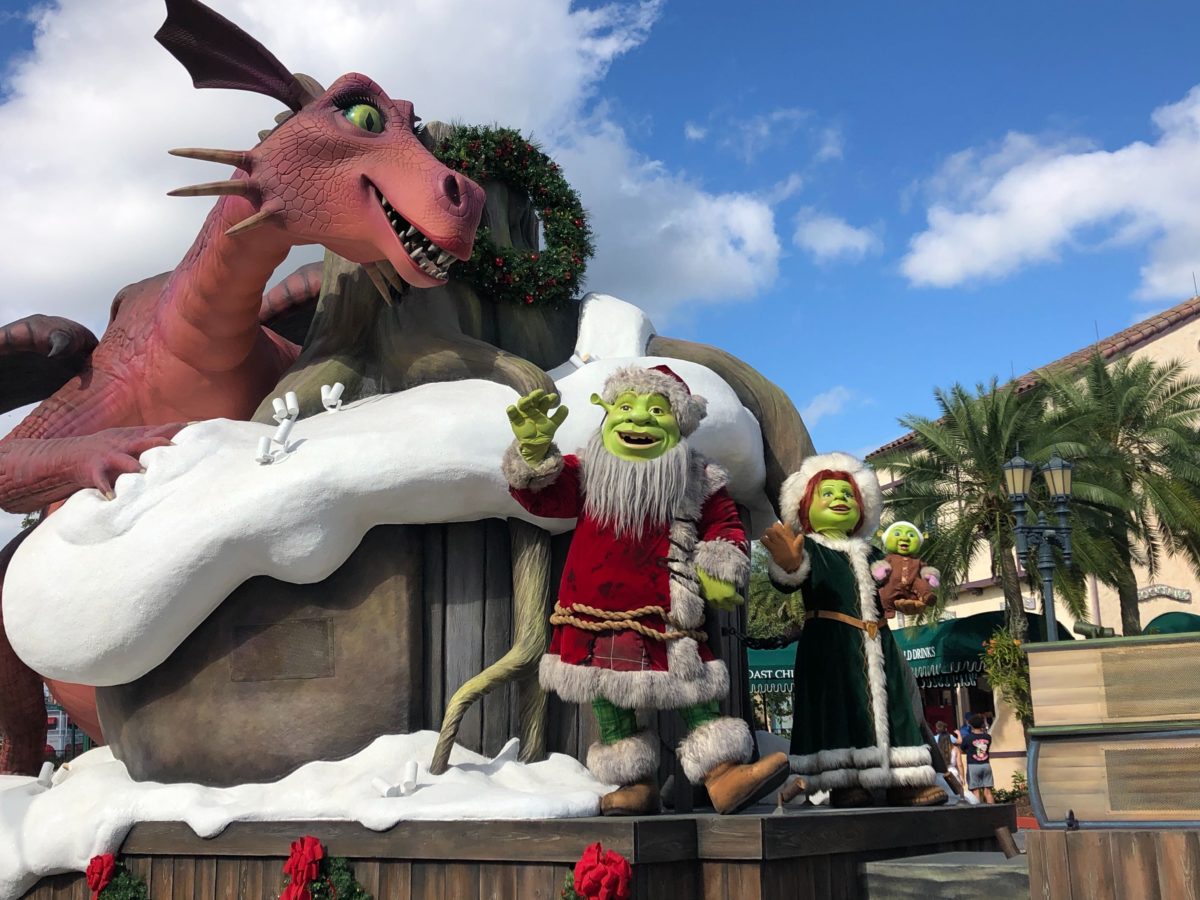 universal-shrek-christmas-parade-16-3735765