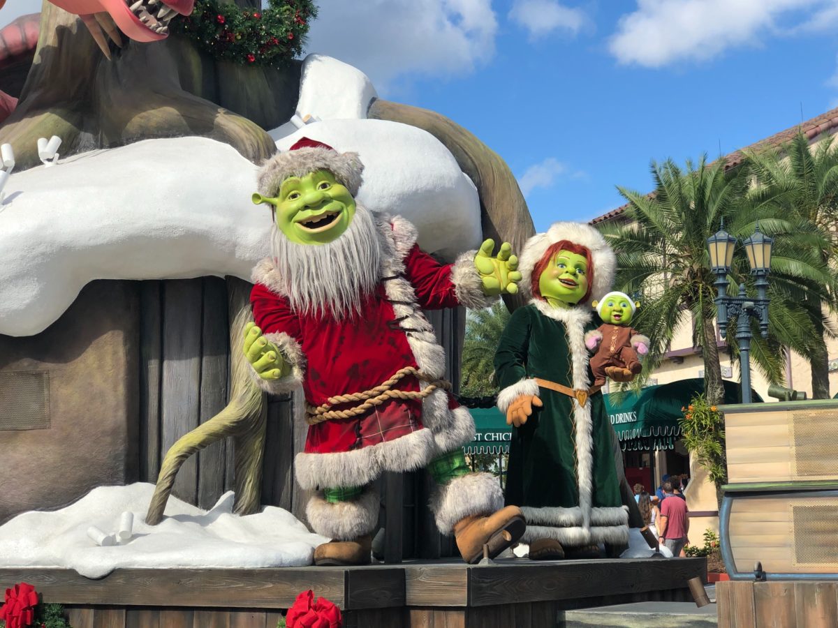 universal-shrek-christmas-parade-18-9365806