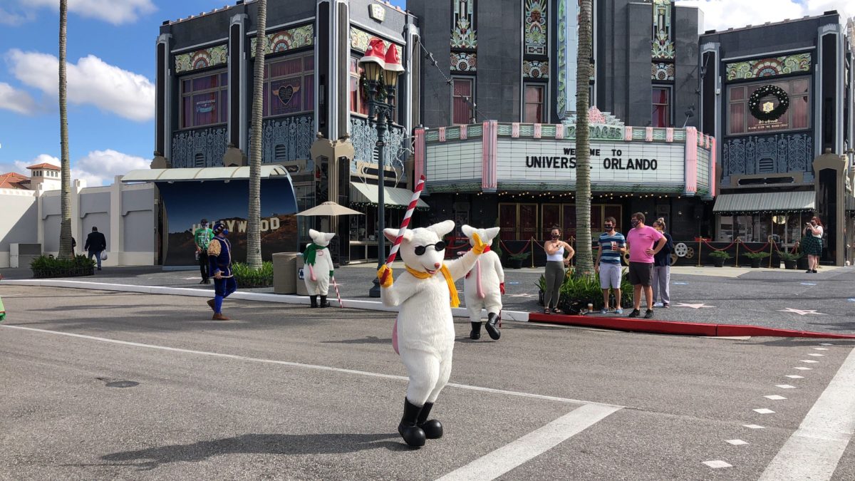 universal-shrek-christmas-parade-20-2642832