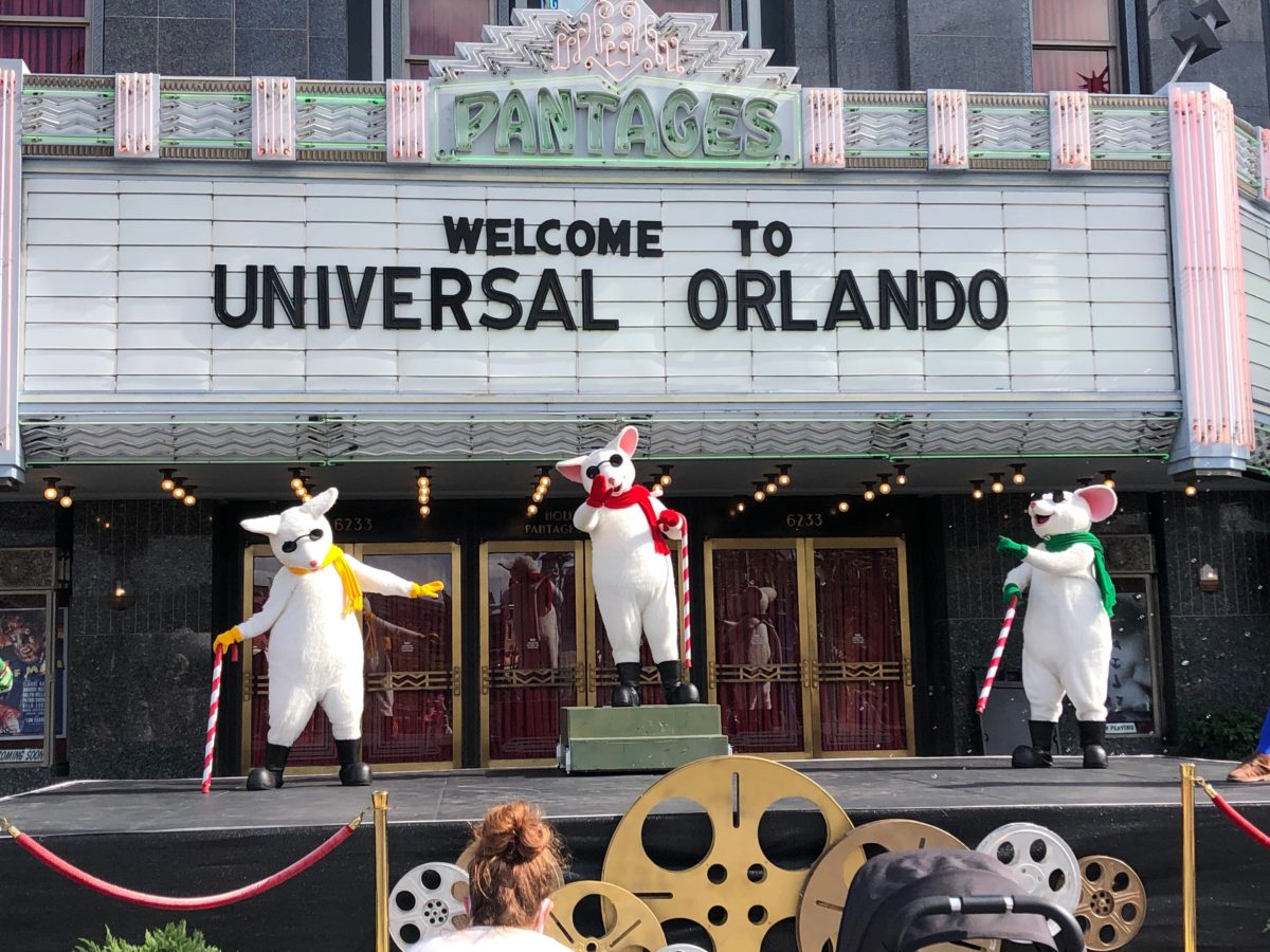 universal-shrek-christmas-parade-4-8322164