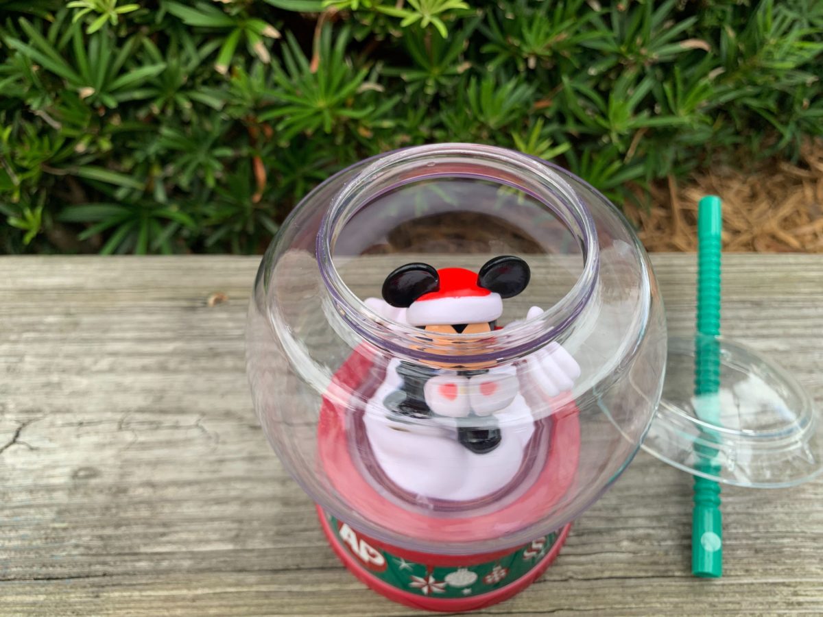 annual-passholder-snowglobe-santa-mickey-sipper-4