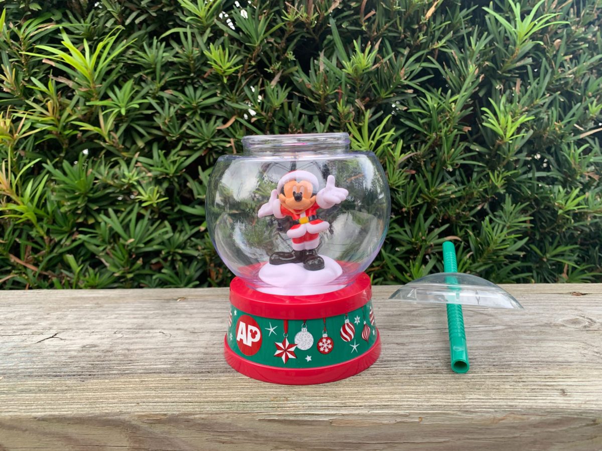 annual-passholder-snowglobe-santa-mickey-sipper-5