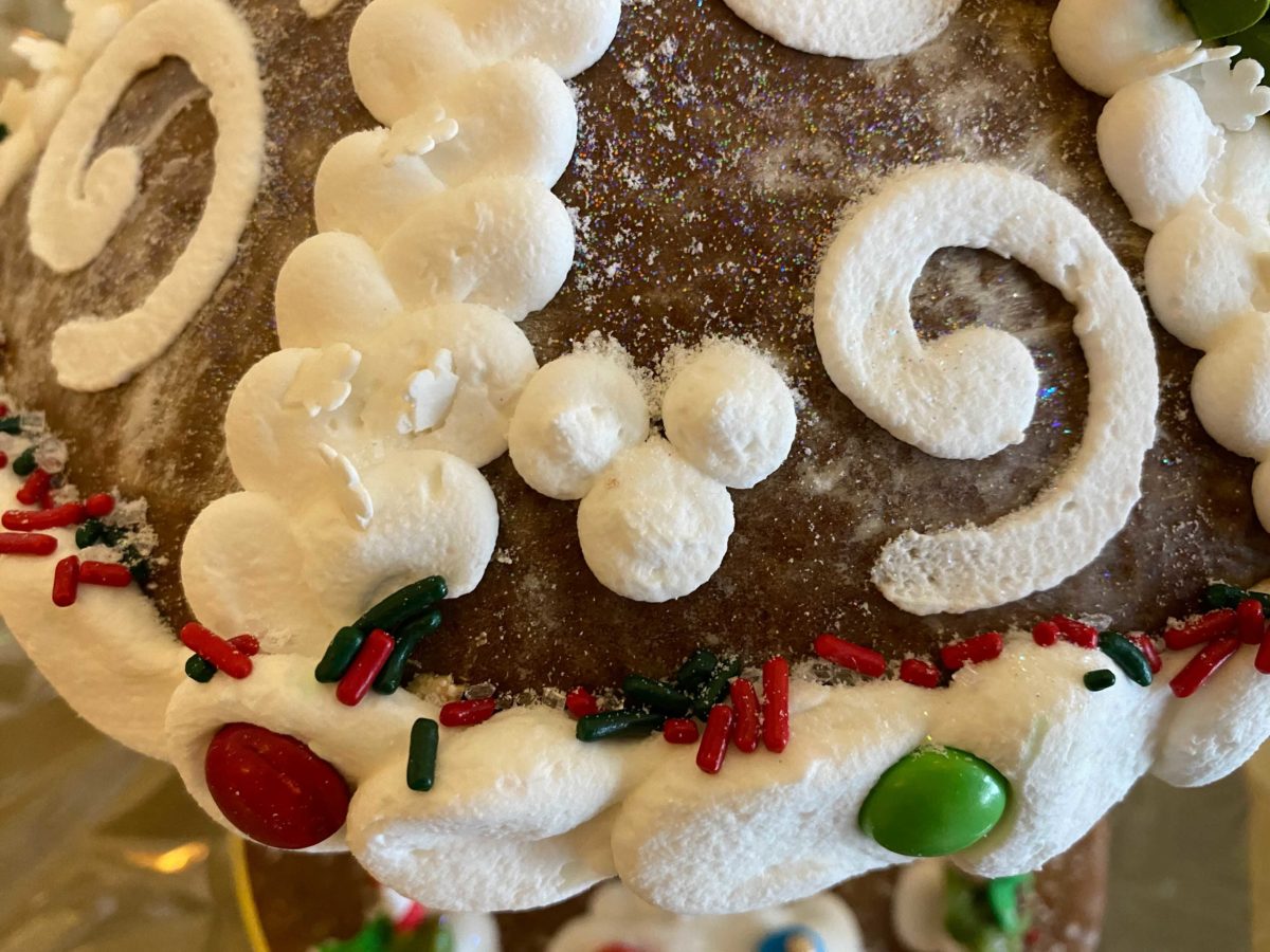 beach-club-gingerbread-carousel-7