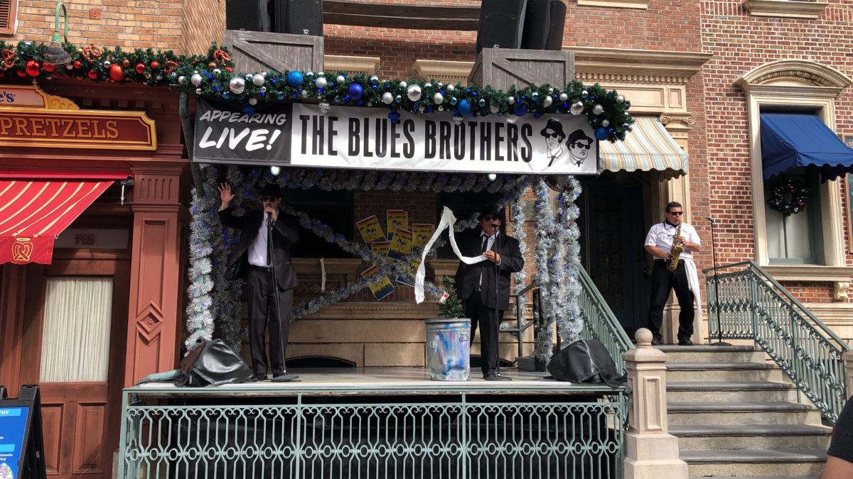 blues-brothers-christmas-revue-1