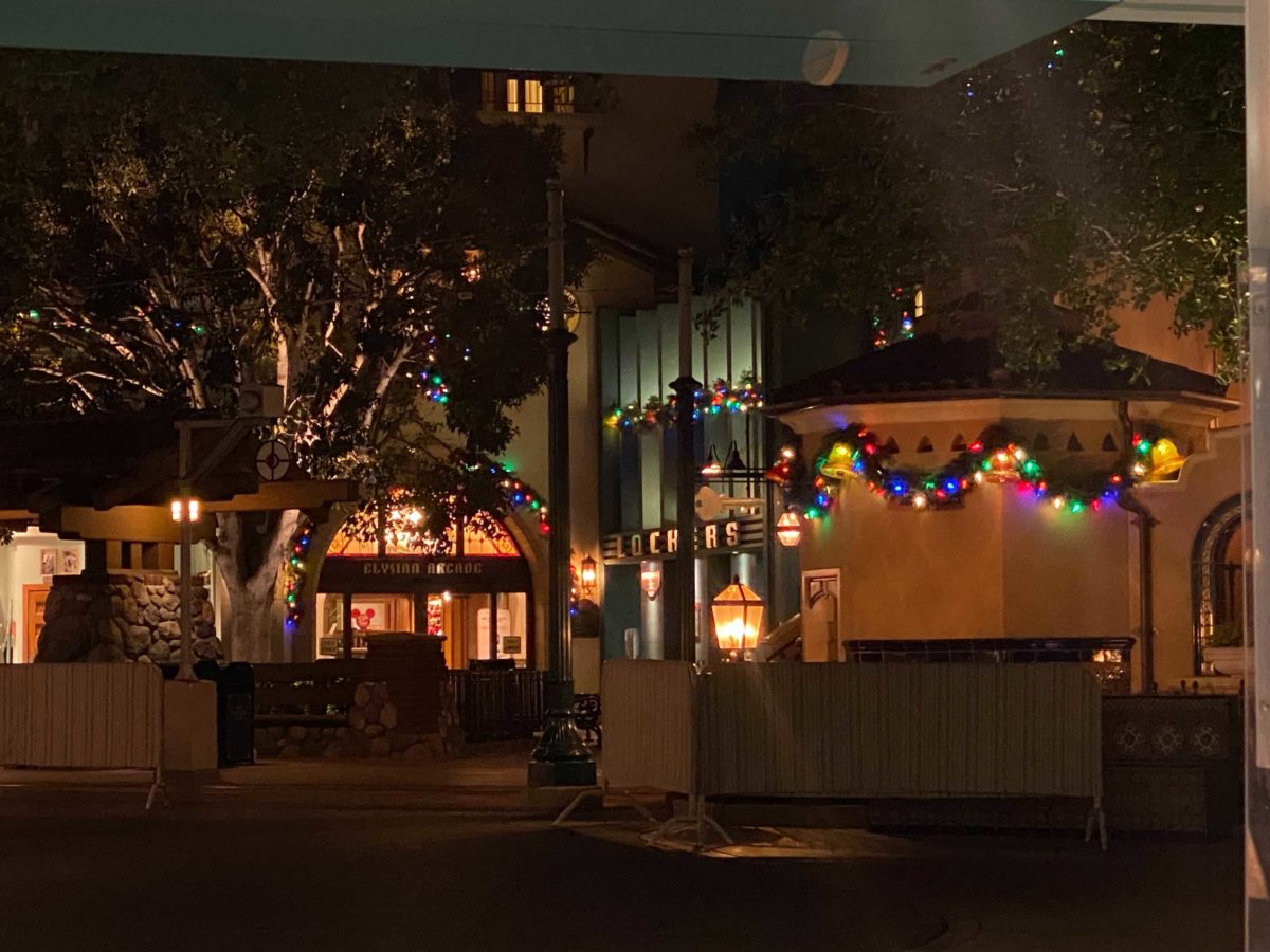 buena-vista-street-christmas-1
