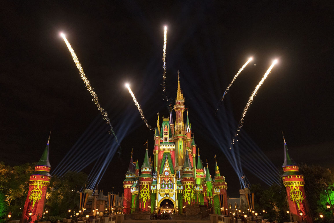 pyrotechnic-pixie-dust-adds-holiday-cheer-to-cinderella-castle-6