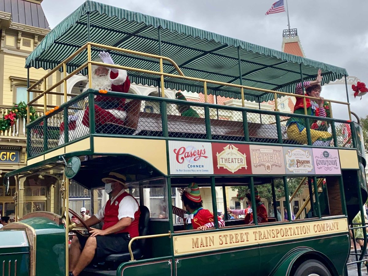 christmas-rainy-day-cavalcade-4