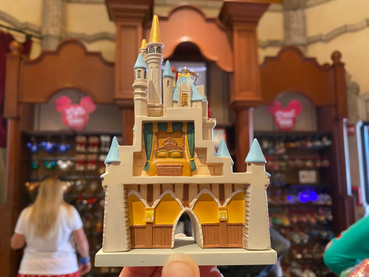 cinderella-castle-ornament-4