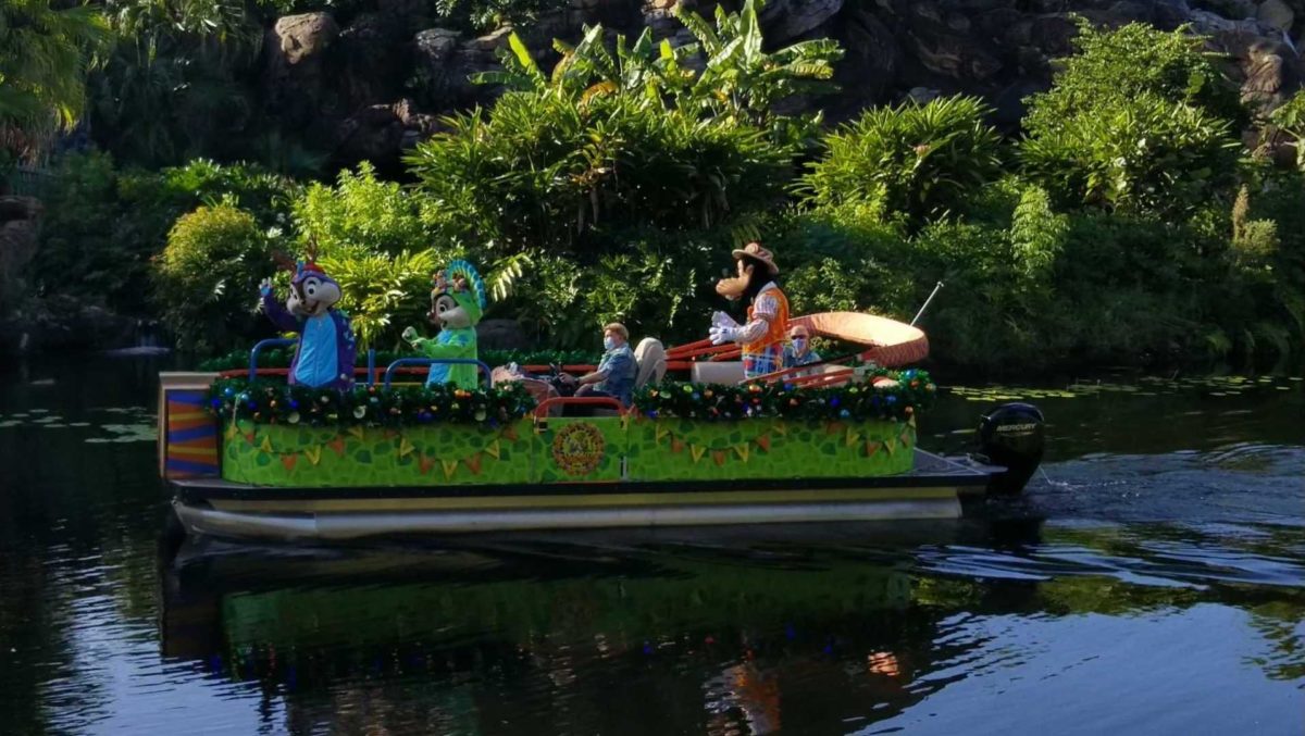 dak-christmas-chip-dale-goofy-1